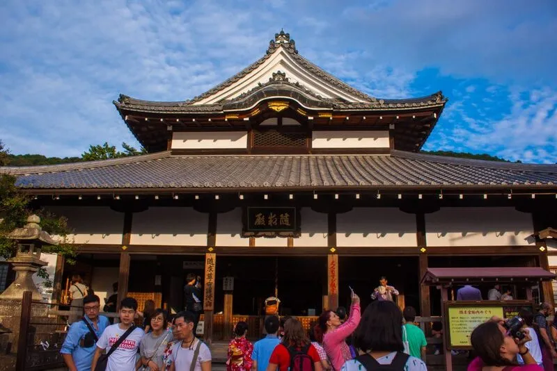 Chùa Kiyomizu-dera độc đáo, vũ đài bên vách núi Kyoto