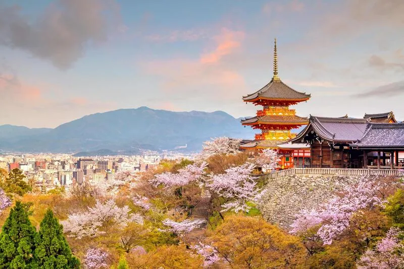 Chùa Kiyomizu-dera độc đáo, vũ đài bên vách núi Kyoto