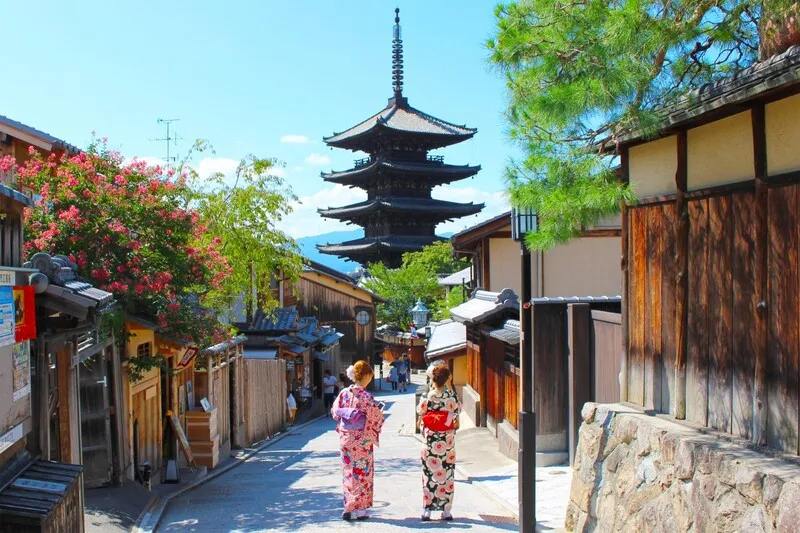 Chùa Kiyomizu-dera độc đáo, vũ đài bên vách núi Kyoto