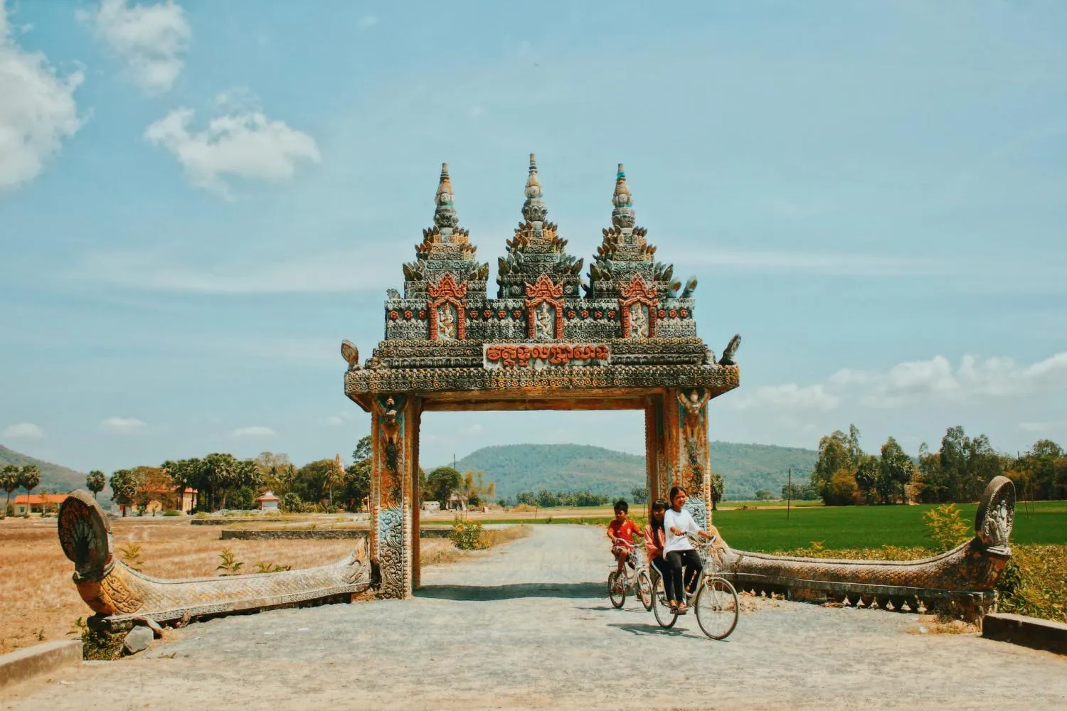 Chùa Koh Kas (Cổng trời Tri Tôn), điểm check-in thú vị khi đến An Giang