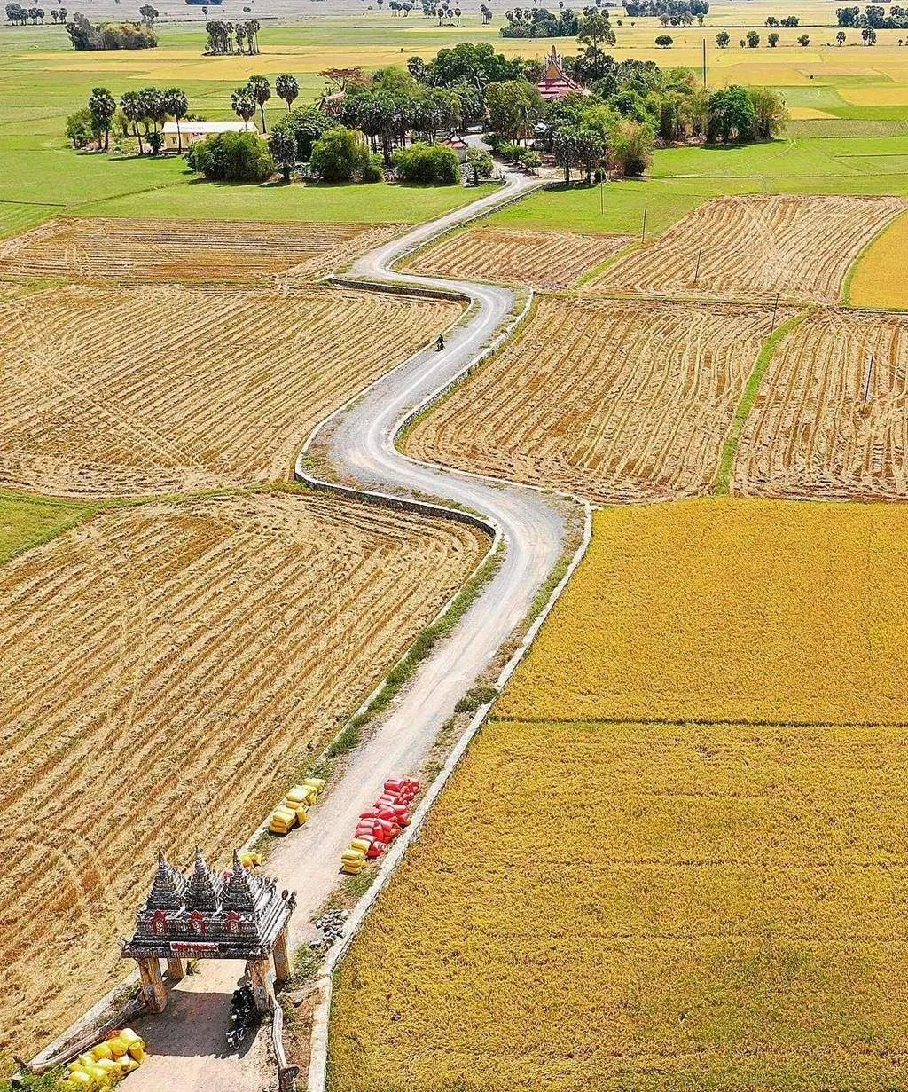 Chùa Tual Prasat (Cổng trời Khmer Koh Kas), cánh cổng nhuốm màu thời gian