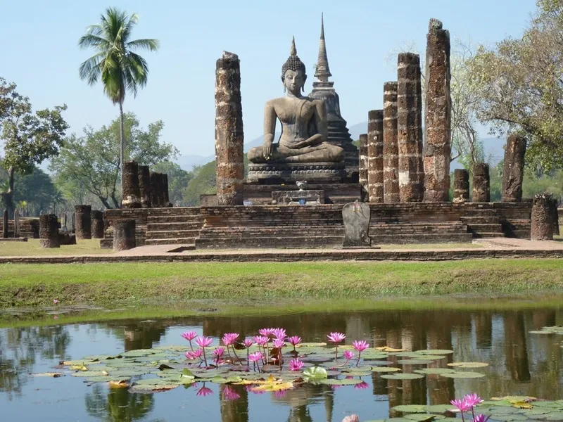 Cố đô Sukhothai nơi đón bình minh của hạnh phúc tại Thái Lan