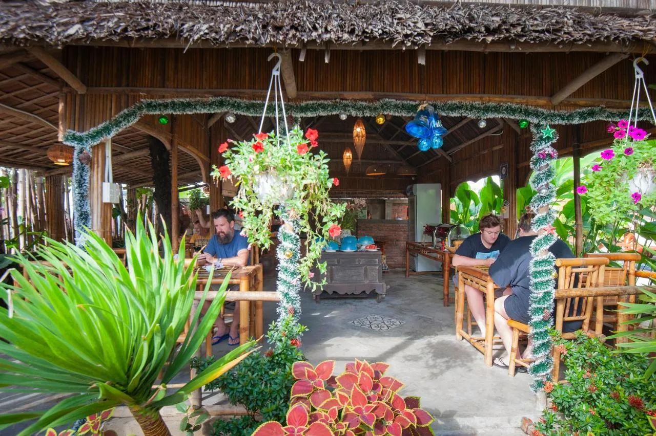 Có một khách sạn Hội An Rustic Villa mộc mạc nơi làng Cẩm Thanh