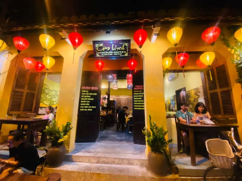 Com Linh restaurant Hoi An – Nhà hàng đặc sản Hội An và các món ăn Việt