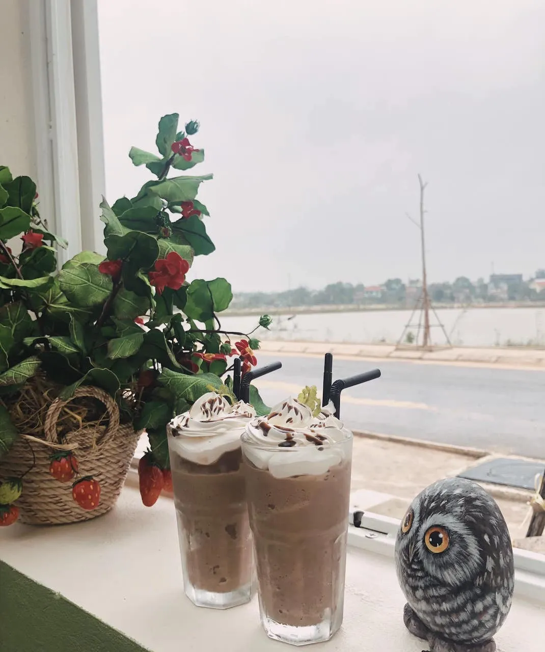 Craft Coffee House Quảng Bình nổi bật với thiết kế ma mị, huyền bí