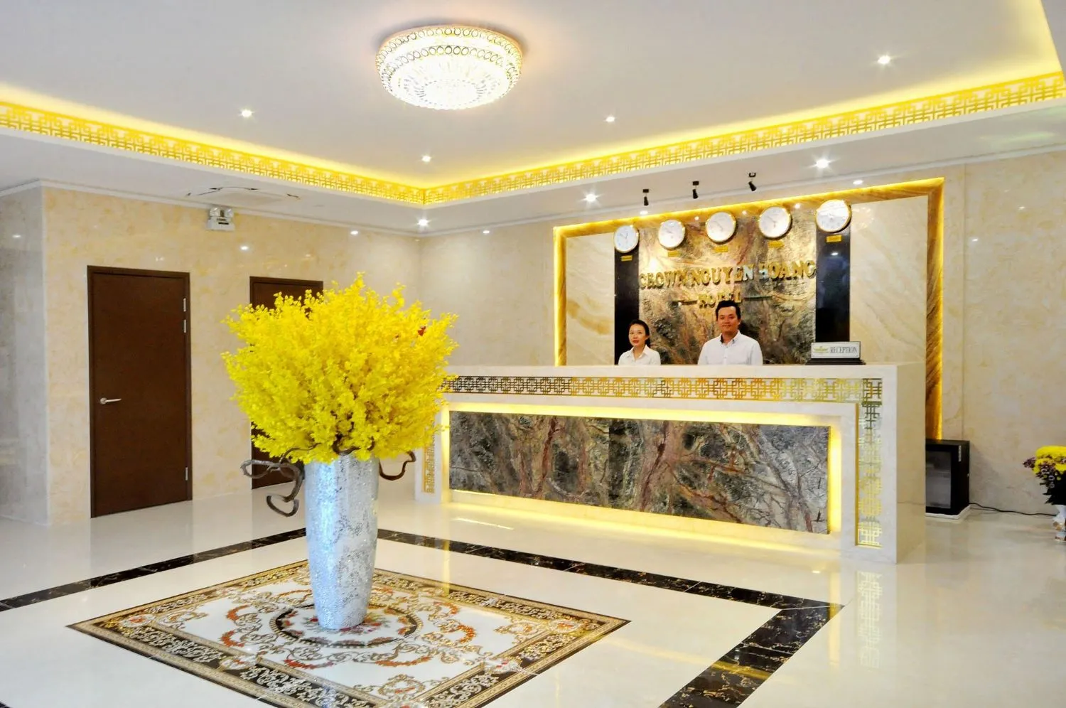 Crown Nguyen Hoang Hotel với kiến trúc hoàng gia sang trọng