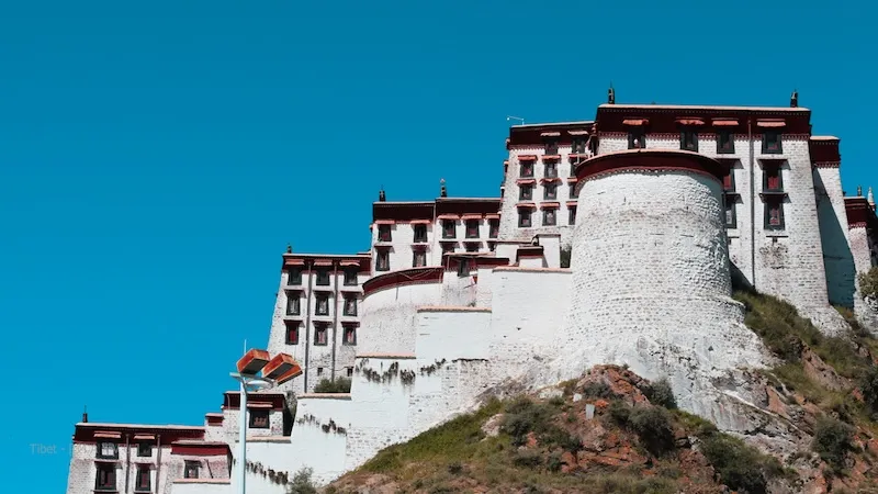 Cung điện Potala, tòa thành văn hóa Phật giáo tại Tây Tạng