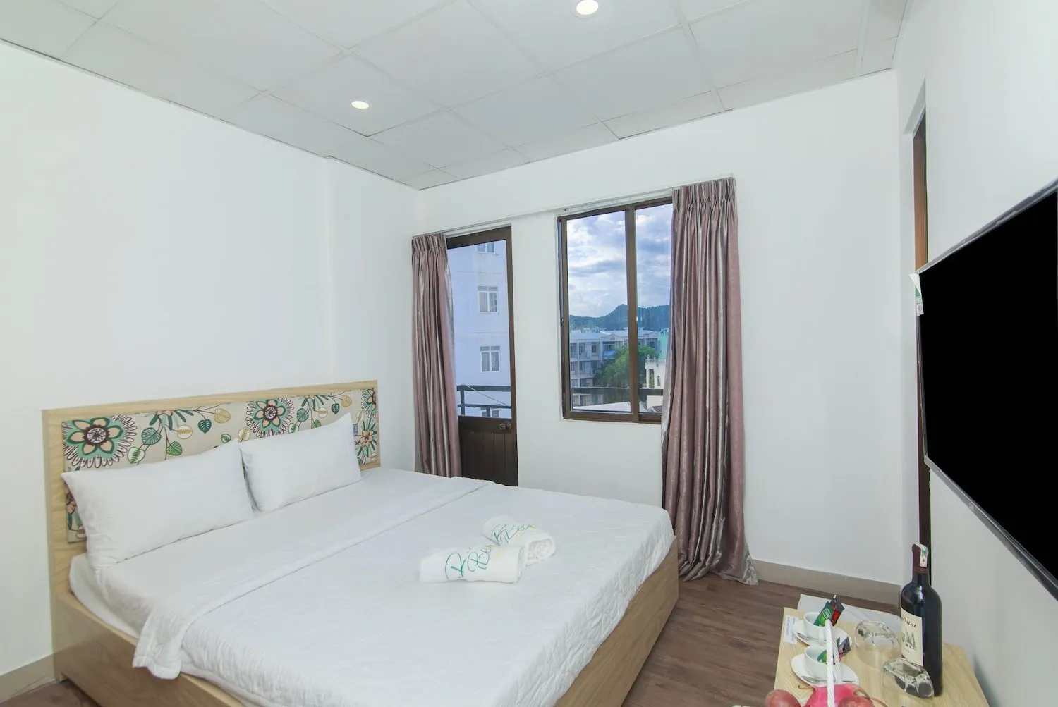 Cùng khám phá iBeach Centre Hotel & Homestay – khách sạn kiêm phòng ở tập thể độc đáo ở Nha Trang