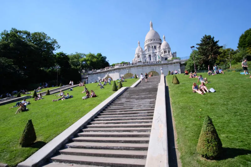 Đắm say trước ngọn đồi Montmartre thơ mộng, lãng mạn