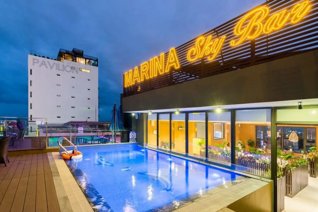 Dana Marina Hotel, không gian thân thiện ấm áp bên bờ biển xinh đẹp