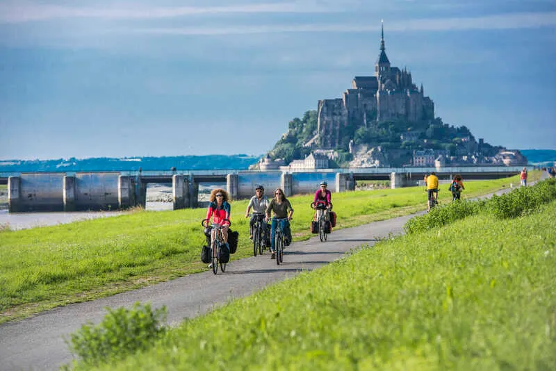 Đảo Mont Saint Michel huyền diệu giữa biển khơi nước Pháp