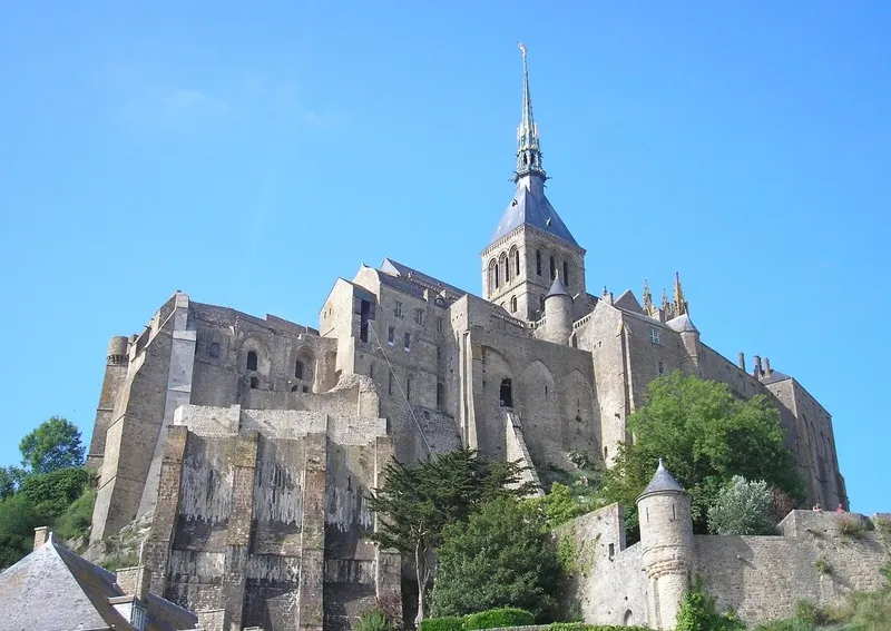 Đảo Mont Saint Michel huyền diệu giữa biển khơi nước Pháp