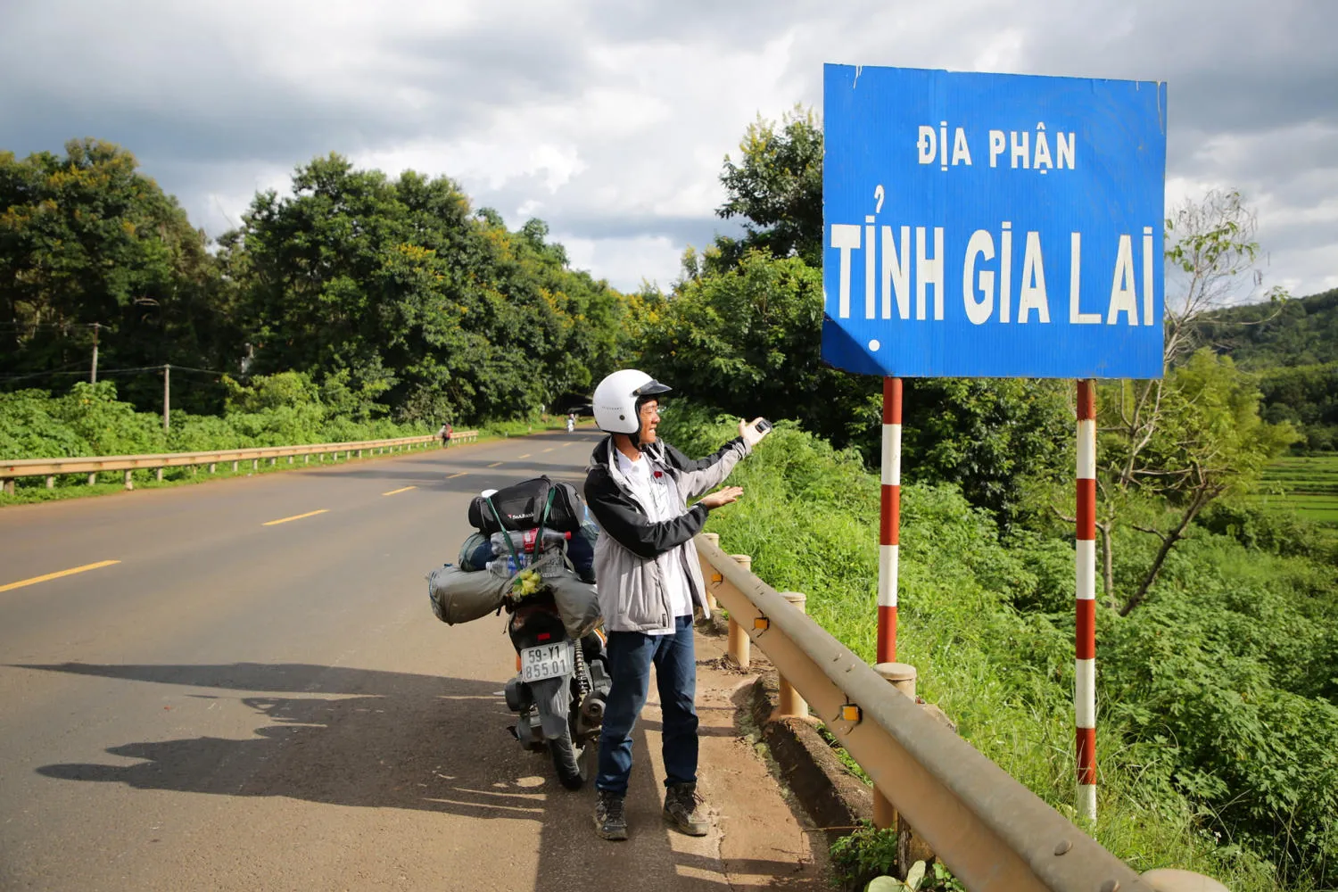 Dạo quanh Biển hồ Pleiku hòa mình vào thiên nhiên trong lành