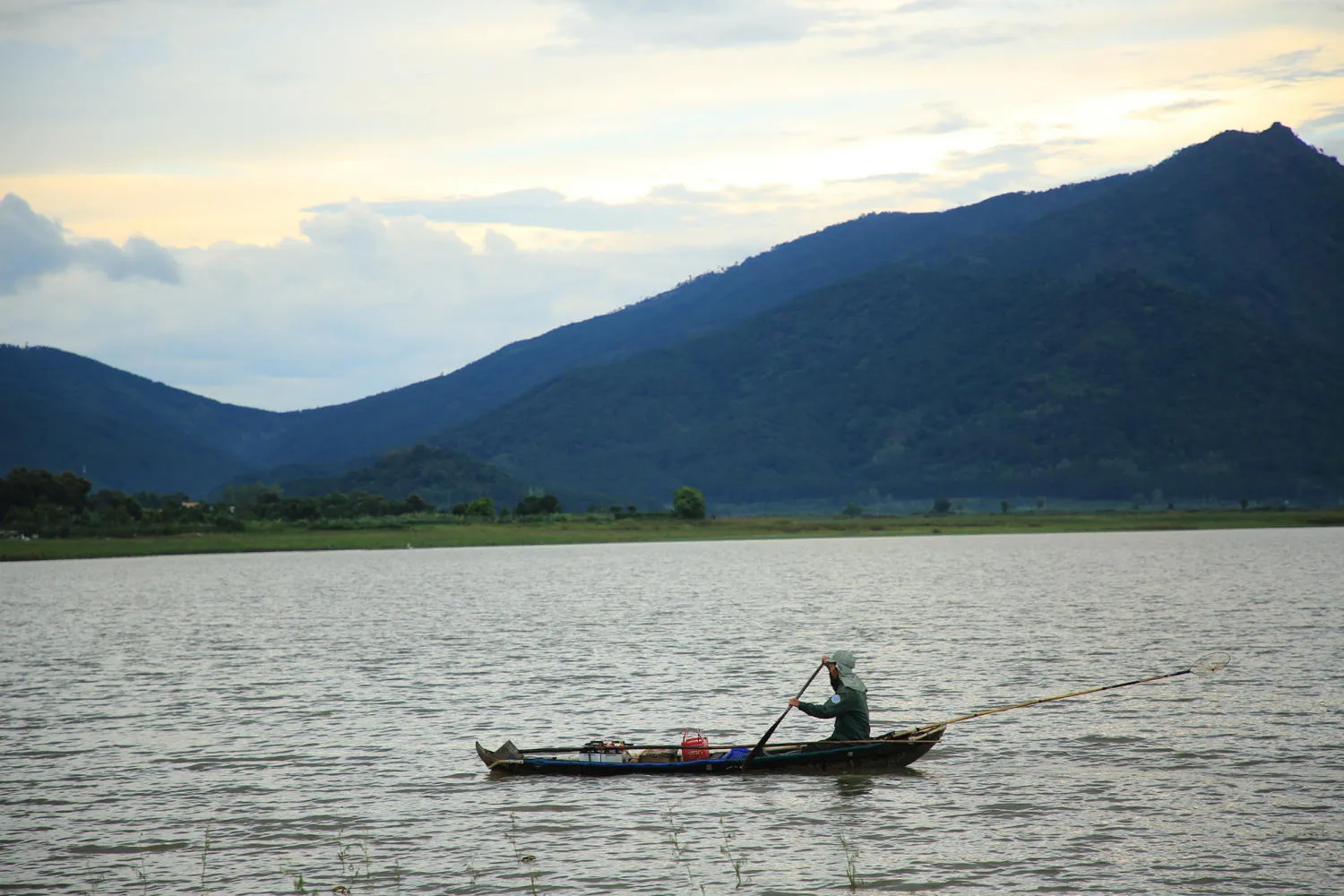 Dạo quanh Biển hồ Pleiku hòa mình vào thiên nhiên trong lành