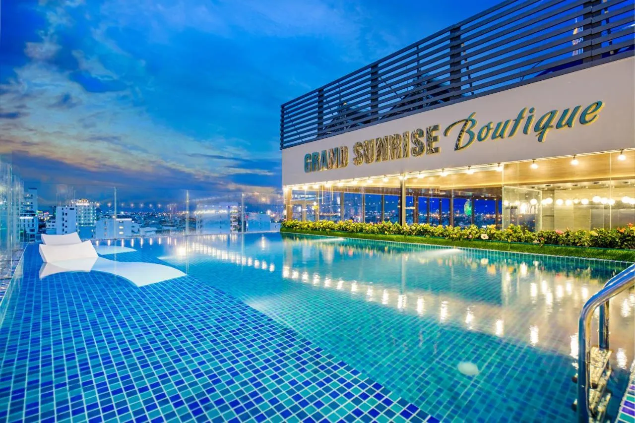 Đến Grand Sunrise Boutique Hotel cho một chuyến nghỉ dưỡng trọn vẹn