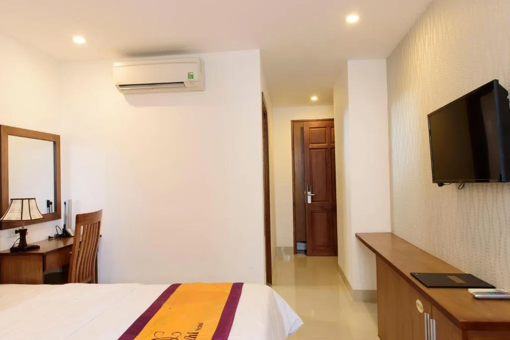 Đến Lan Nhi Hotel để tận hưởng không gian cổ điển cạnh biển Mỹ Khê