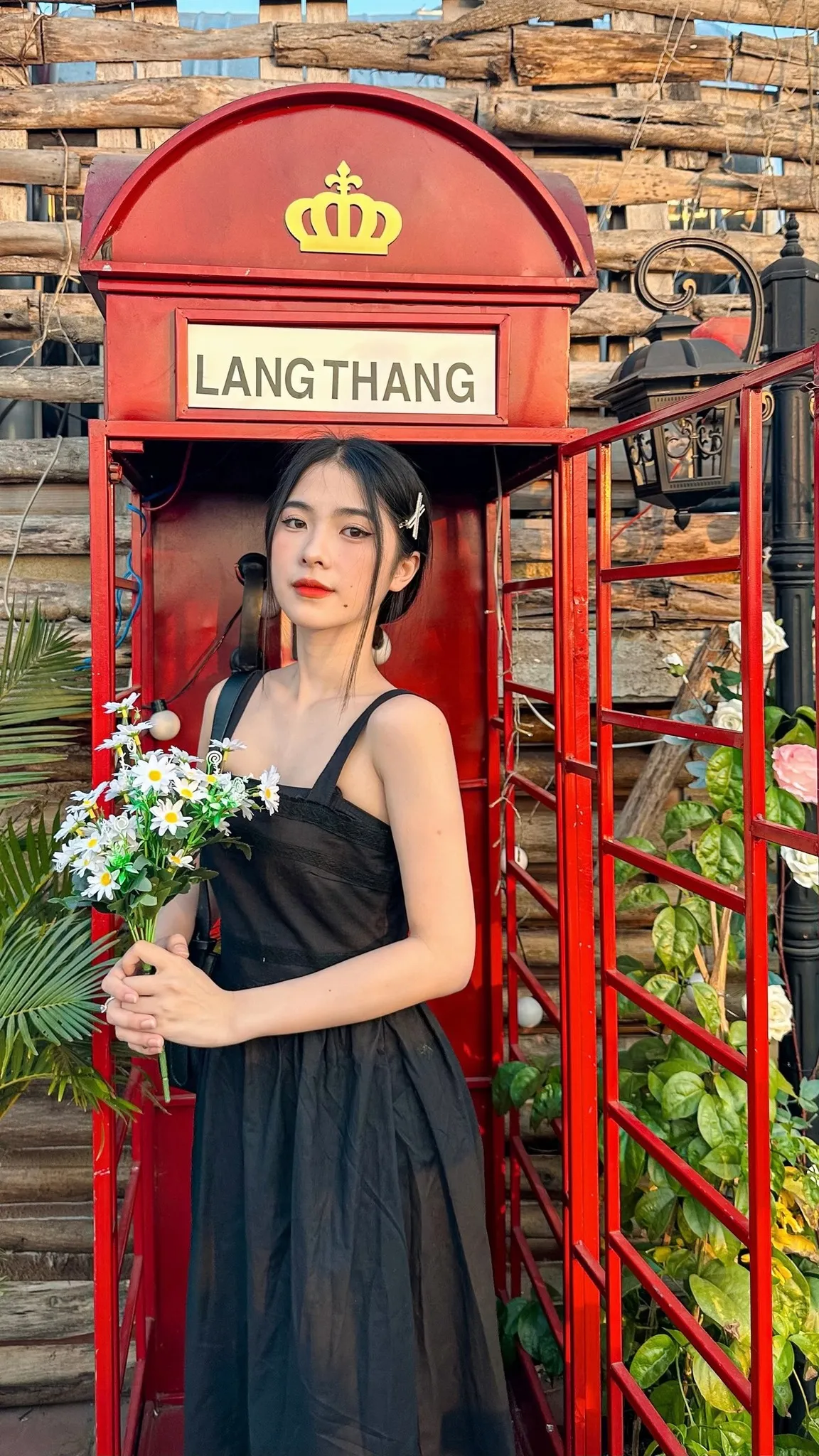 Đến Lang Thang Rooftop, thả mình vào hoàng hôn chất chill giữa lòng Sài Gòn