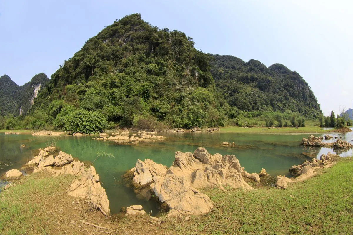 Đến ngay hồ Yên Phú Quảng Bình mục sở thị cảnh quay bom tấn King Kong