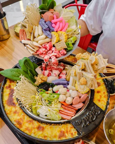 Đến Spicy Box trải nghiệm lẩu buffet tokbokki Hàn Quốc ngon quên lối về