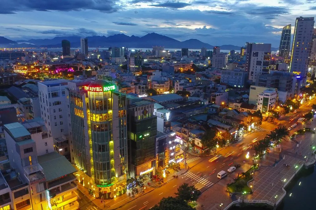 Đến Sun River Hotel để ngắm sự lung linh của Đà Nẵng về đêm