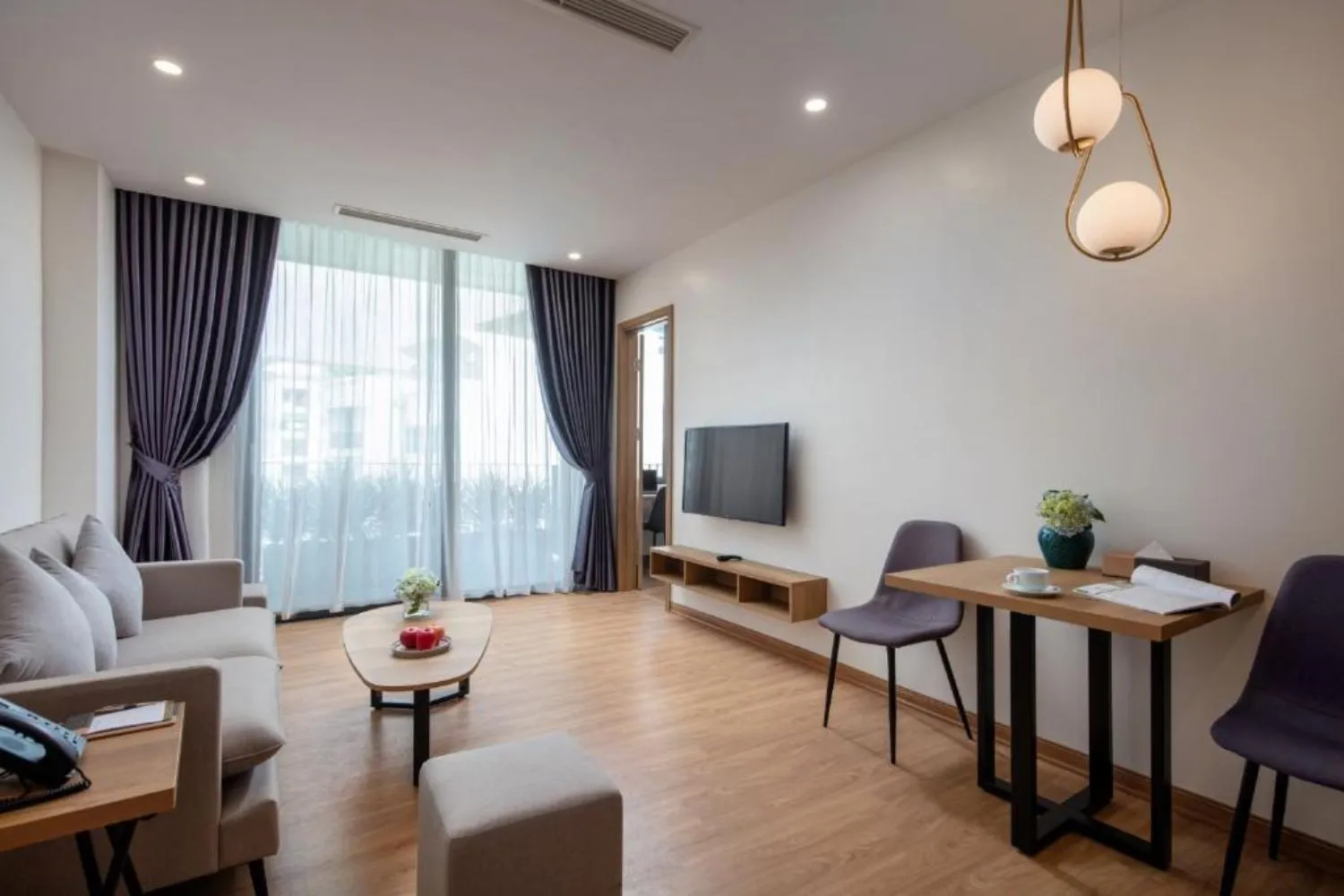 Đến The Galaxy Home Hotel and Apartment và nhìn ngắm Hà Nội qua ô cửa sổ