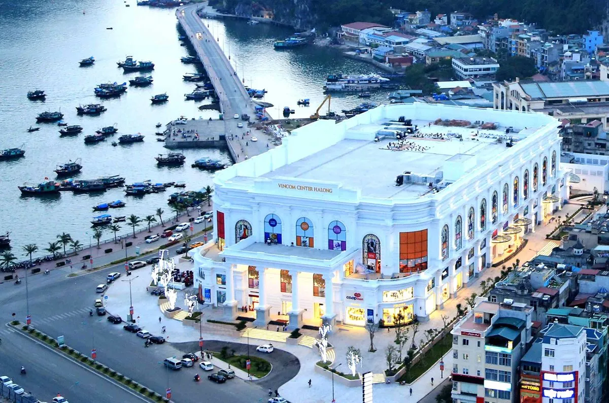 Đến Vincom Plaza Hạ Long, bạn muốn ăn gì chơi gì cũng có tất!