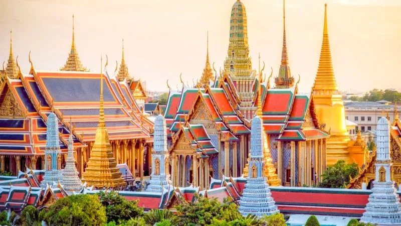 Đến Wat Pho chiêm bái tượng Phật dát vàng khổng lồ