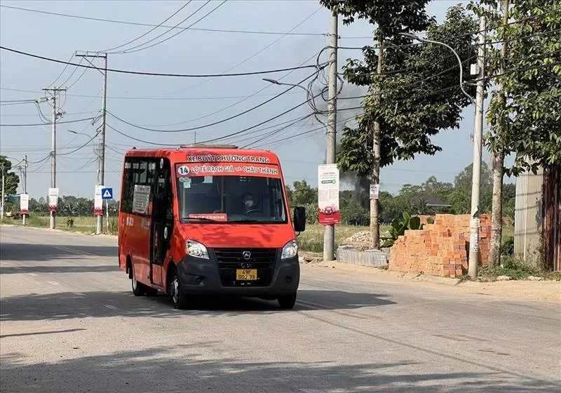 Đi từ sân bay Rạch Giá về trung tâm bằng phương tiện gì