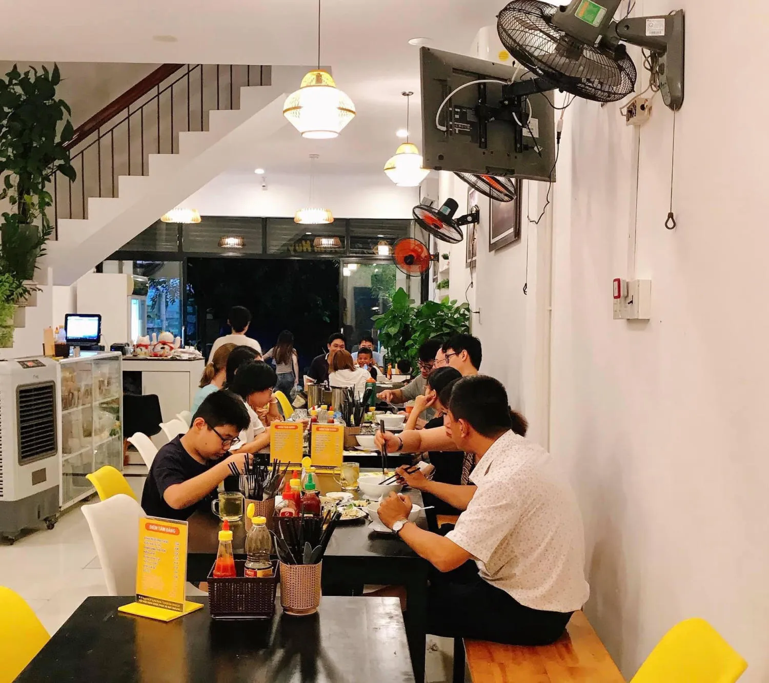 Diễm Huỳnh Restaurant Phú Yên – Nhà hàng Phú Yên ngon khó cưỡng giữa trung tâm thành phố