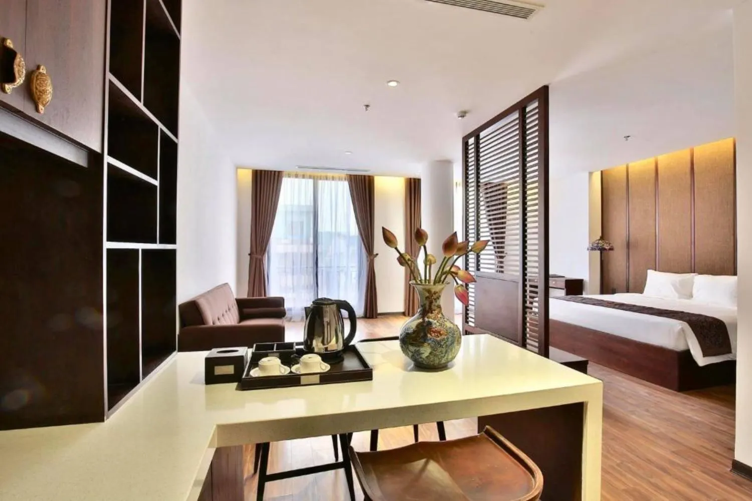 Dong Duong Hotel and Suites thiết kế theo lối kiến trúc sang trọng và trang nhã