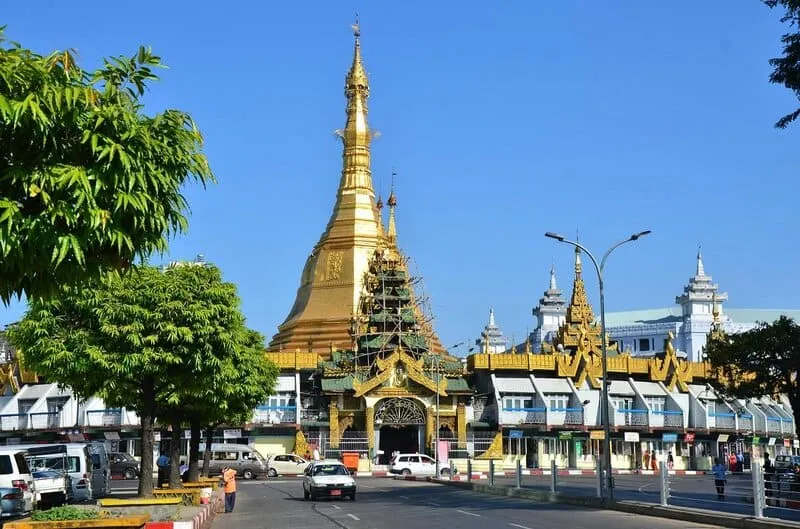 Du ngoạn đô thị Yangon mang đậm sắc màu văn hóa Myanmar