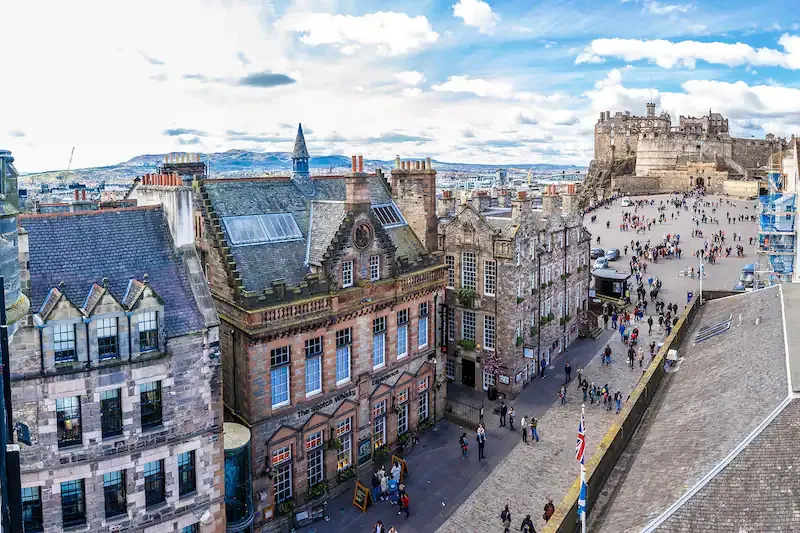 Edinburgh thành phố cổ lưu giữ linh hồn xứ Scotland