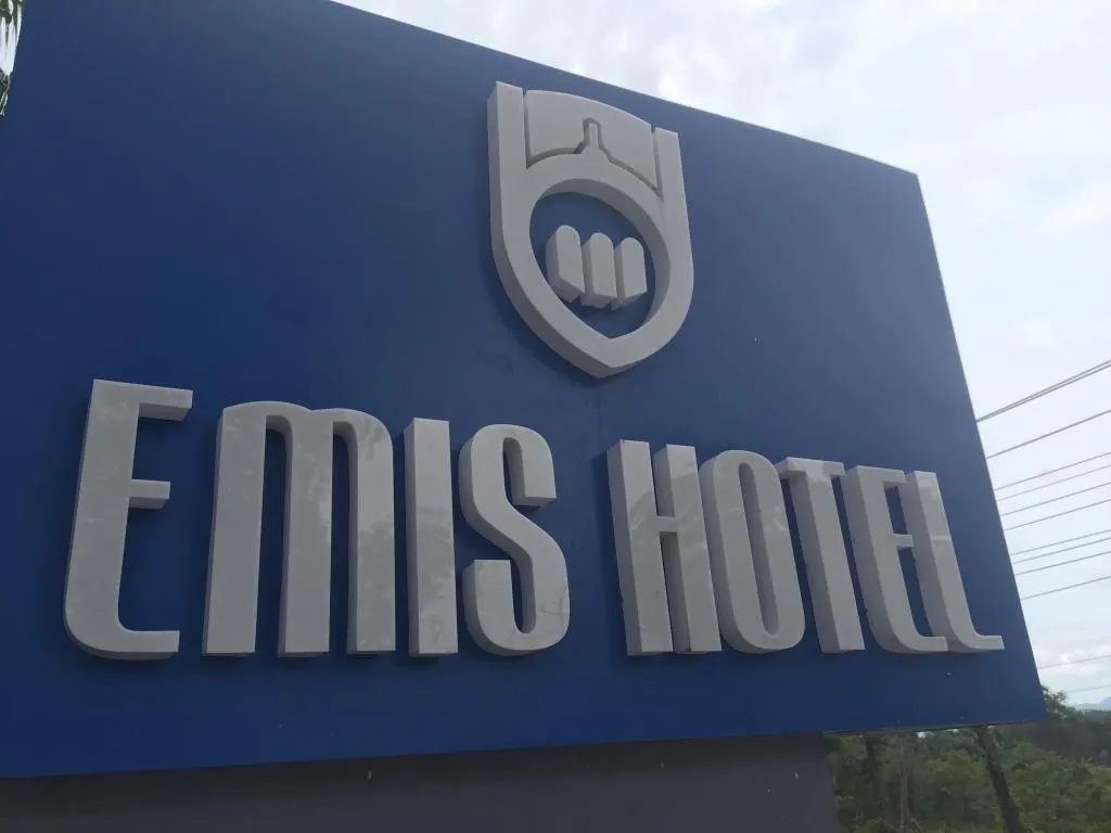 Emis Hotel Phú Quốc – Khách Sạn 2 Sao Cách Sân Bay 2km