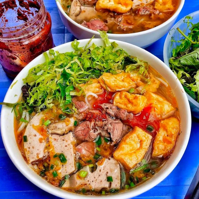 Food tour Hà Nội với danh sách 15 món ngon chuẩn vị Thủ đô