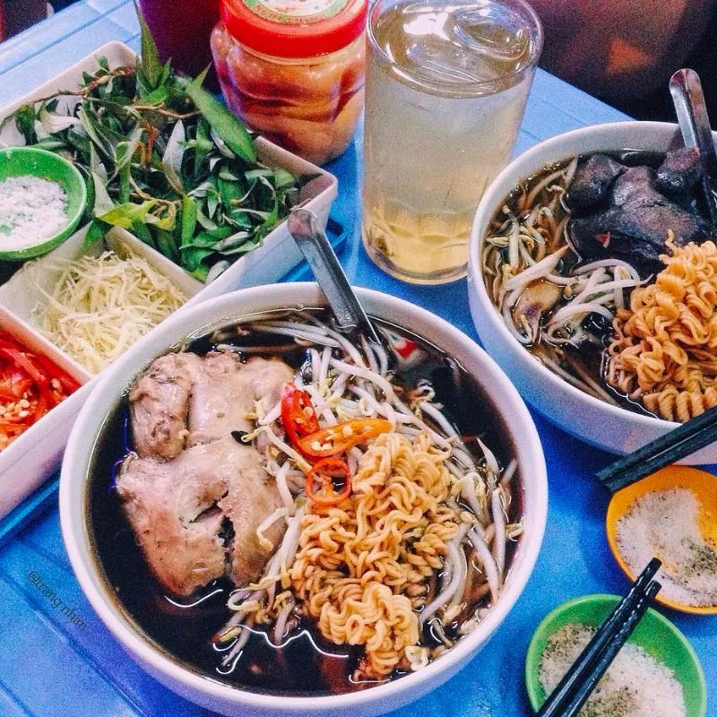 Food tour Hà Nội với danh sách 15 món ngon chuẩn vị Thủ đô