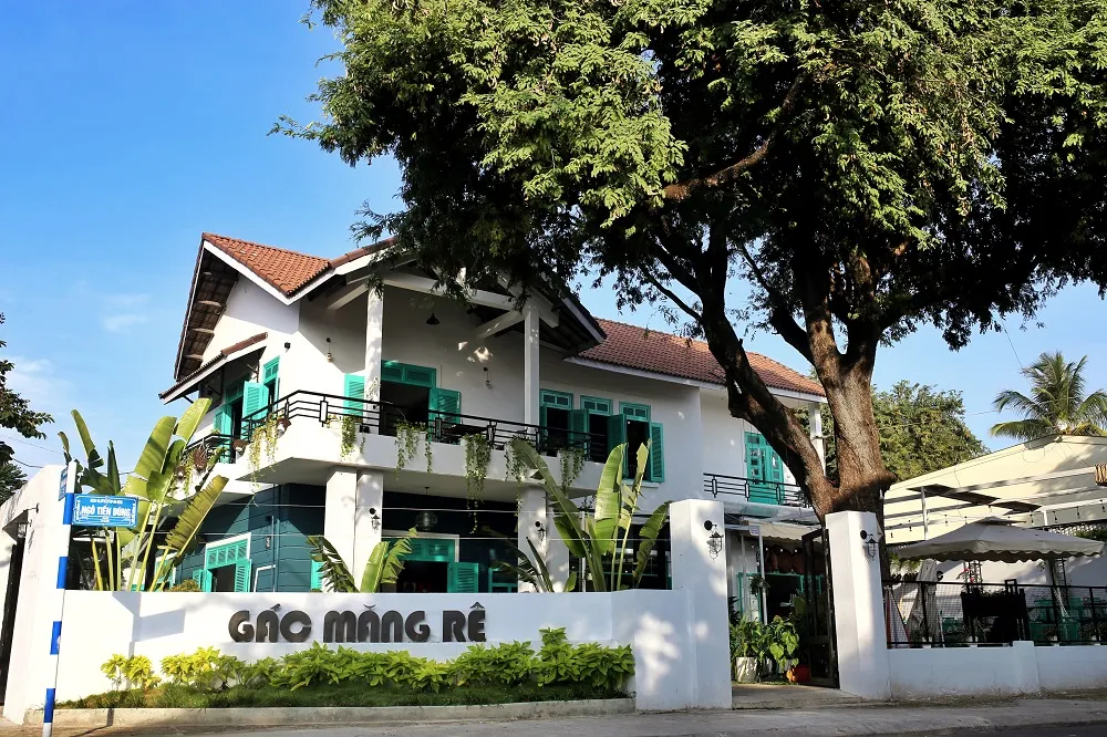 Gác Măng Rê Café, Restaurant mang âm hưởng châu Âu cổ điển và thời thượng