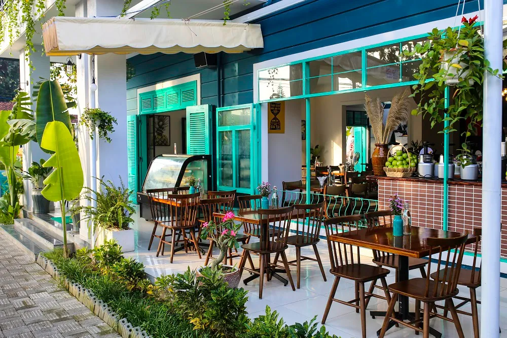 Gác Măng Rê Café, Restaurant mang âm hưởng châu Âu cổ điển và thời thượng