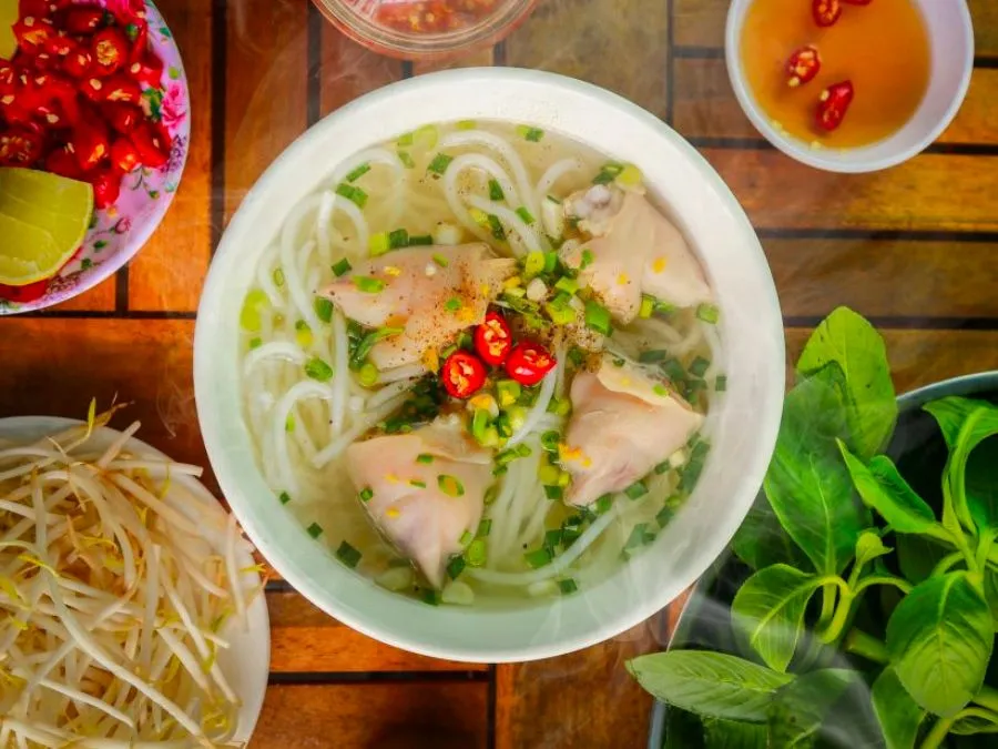 Ghé Bánh canh Trảng Bàng Hoàng Minh thưởng thức đặc sản Tây Ninh đúng điệu