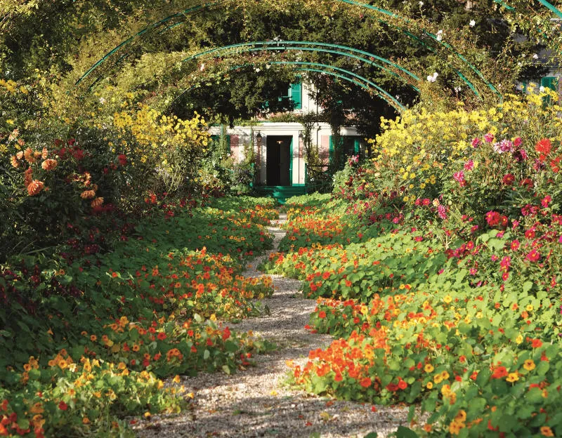 Ghé Giverny và đắm chìm trong khu vườn thơ mộng của Monet