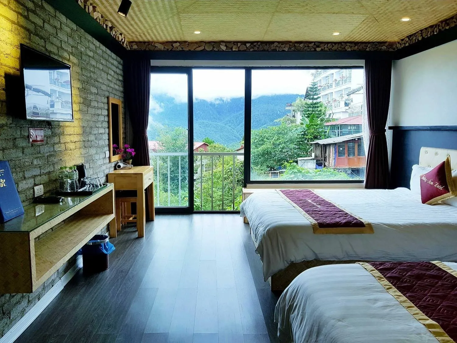 Ghé Phuong Nam Hotel, ngắm nhìn toàn cảnh xứ sở sương mù Sapa