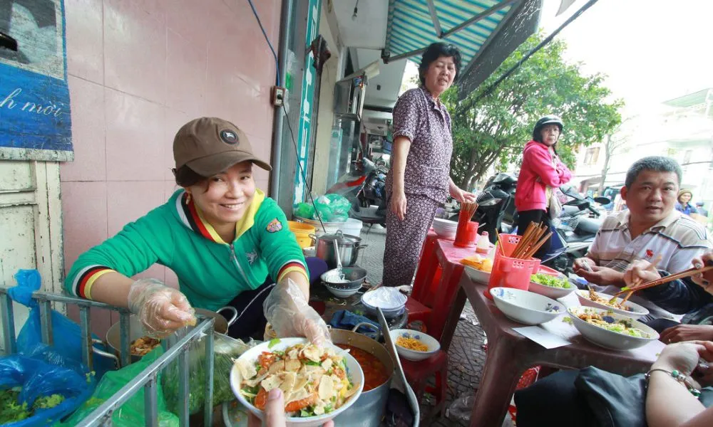 Ghé Quán mì quảng Phú Chiêm Pleiku nổi tiếng gần xa