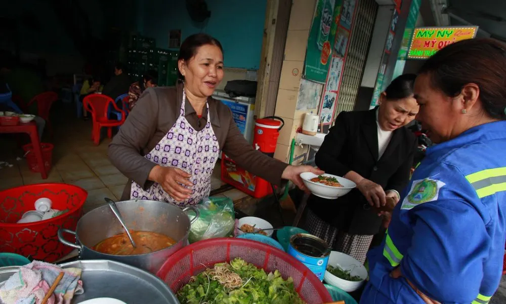 Ghé Quán mì quảng Phú Chiêm Pleiku nổi tiếng gần xa