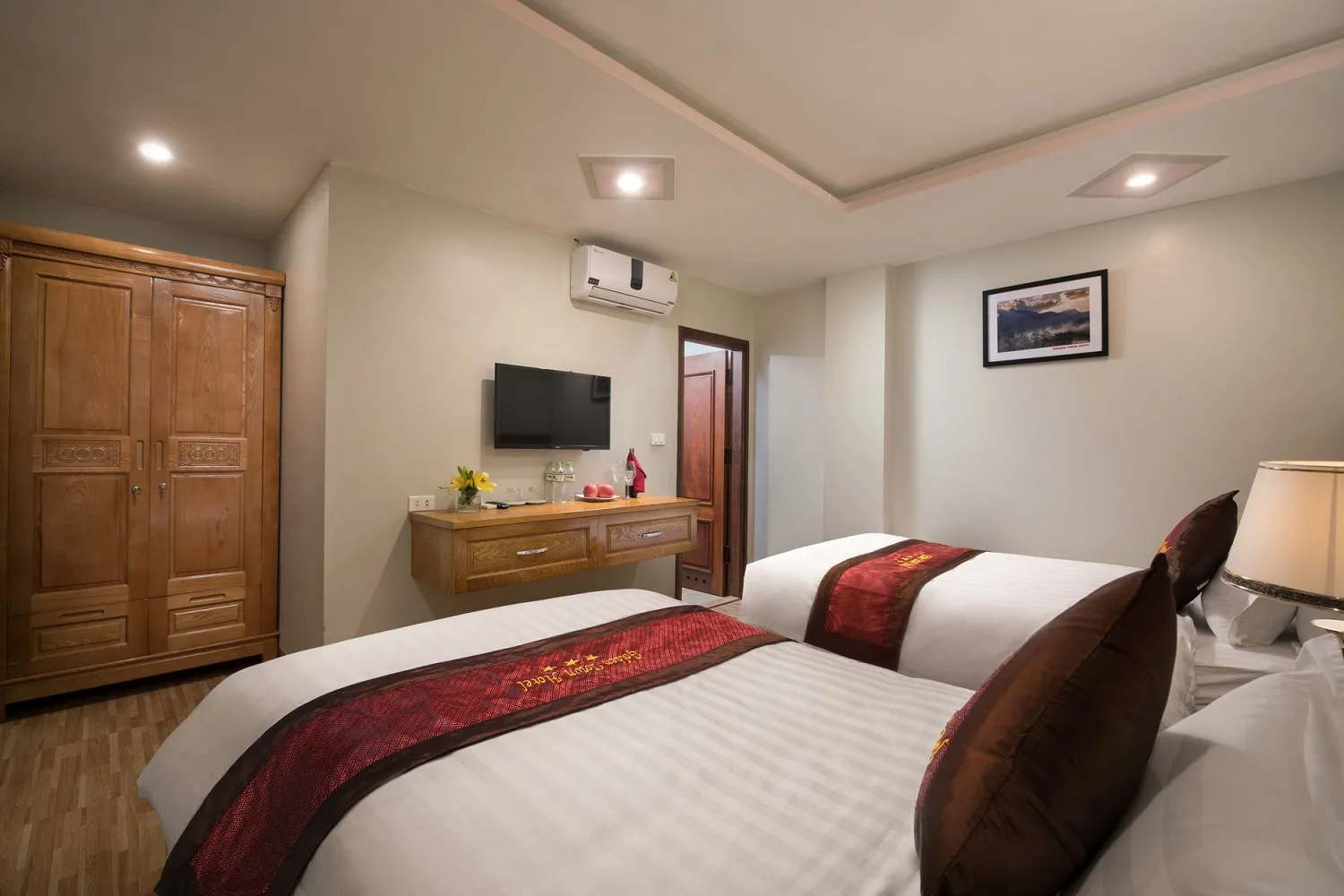 Golden Town Hotel – Khách sạn 3 sao với phong cách kiến trúc ấn tượng