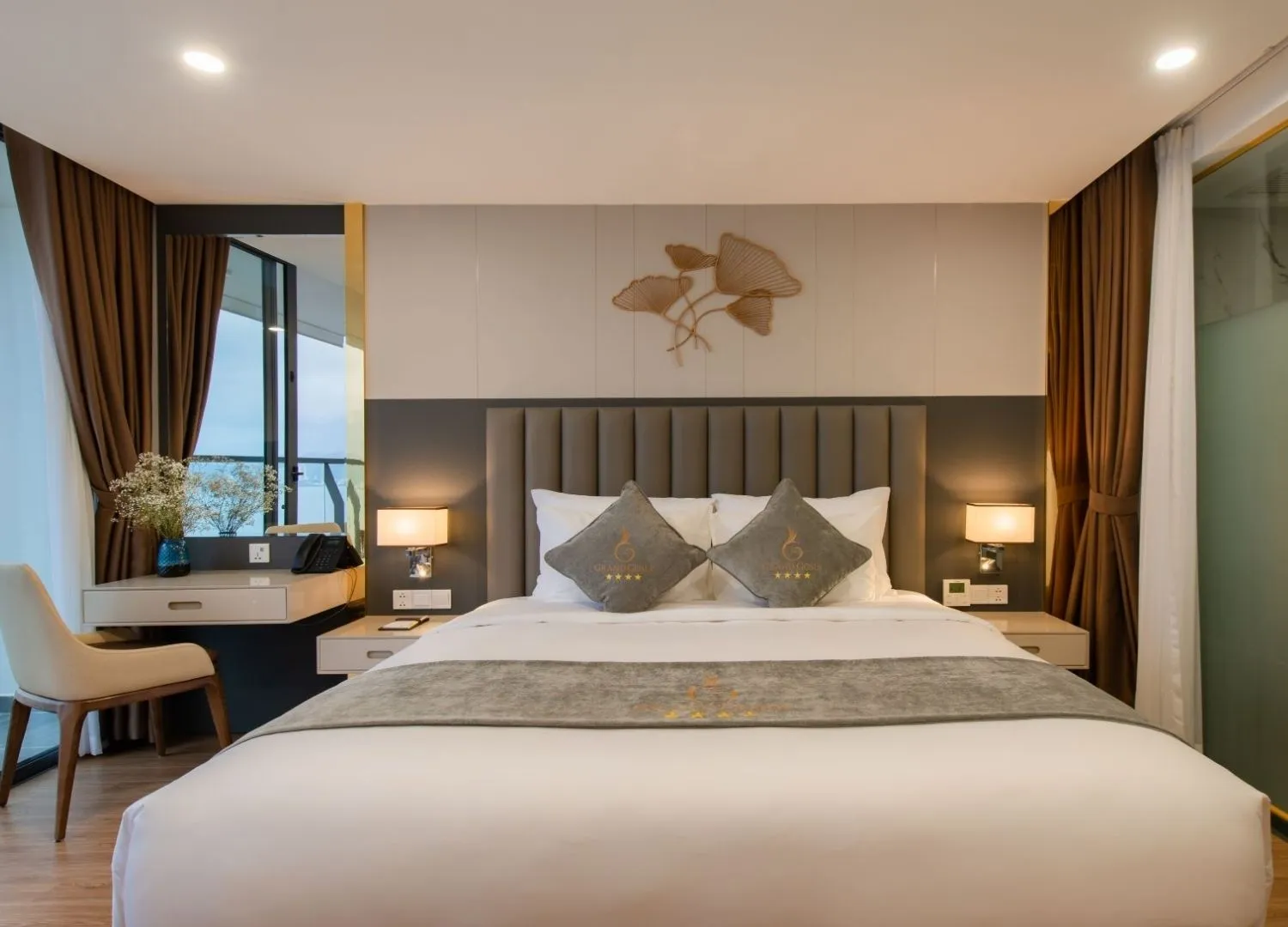 Grand Gosia Hotel, cảm nhận sự bình yên của hoàng hôn trên biển