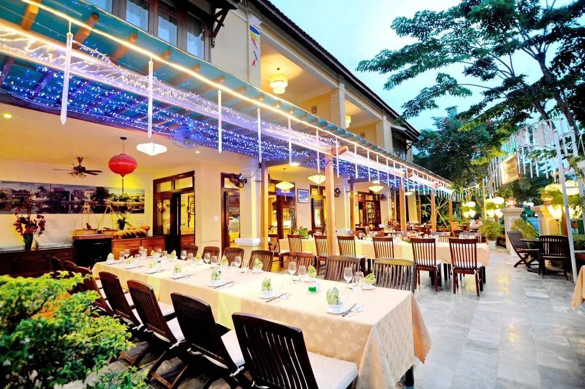 Green Heaven Restaurant Hoi An – Nhà hàng sở hữu tầm nhìn tuyệt đẹp nhìn ra quảng trường sông Hoài