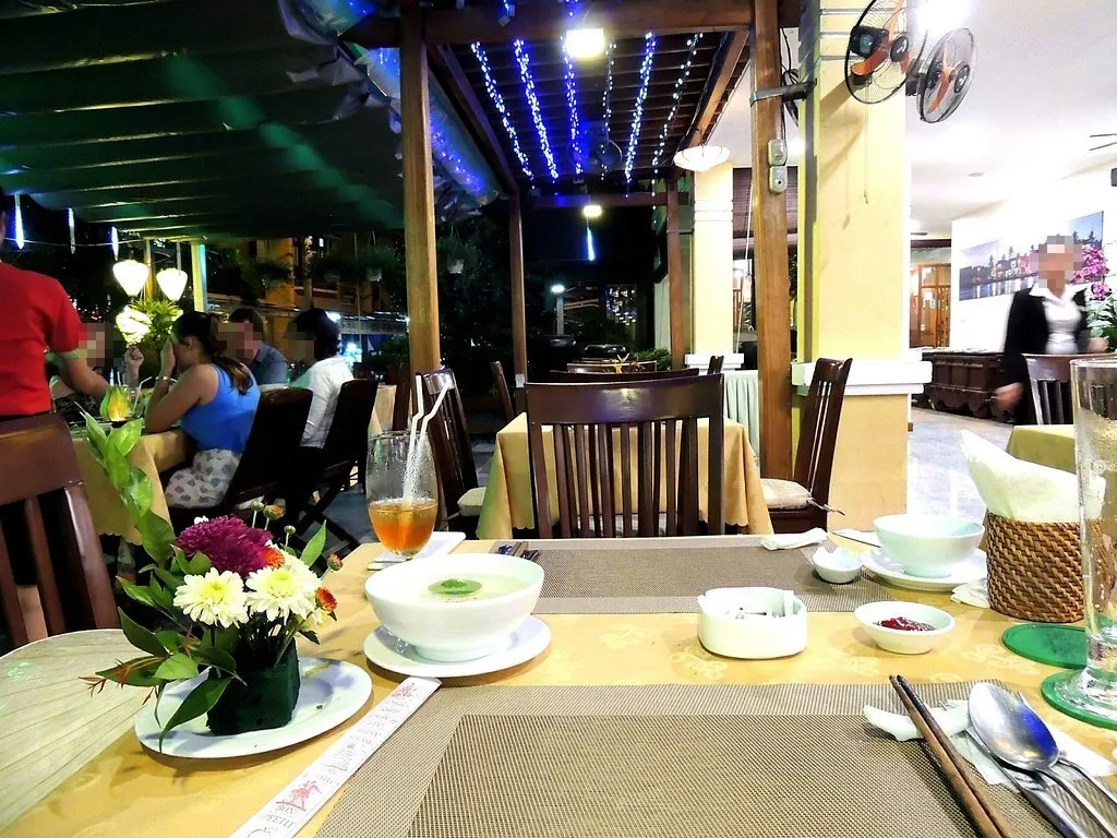 Green Heaven Restaurant Hoi An – Nhà hàng sở hữu tầm nhìn tuyệt đẹp nhìn ra quảng trường sông Hoài