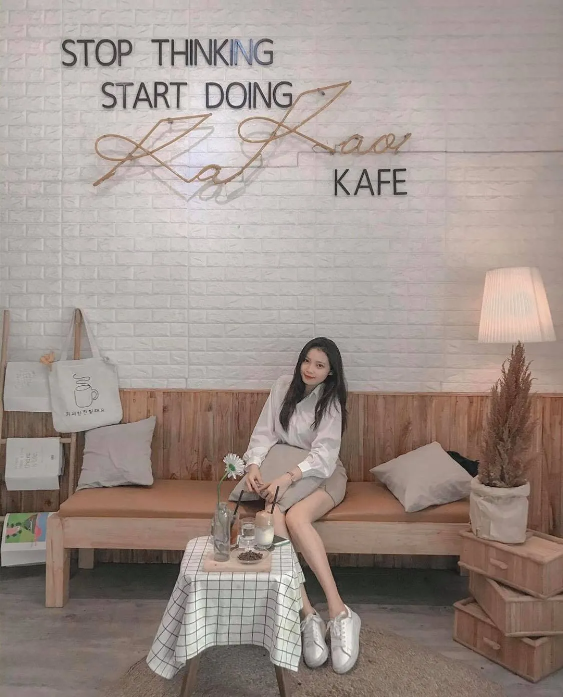 Hạ cánh KAKAO KAFE – Nơi ra đời những bộ ảnh đậm chất Hàn