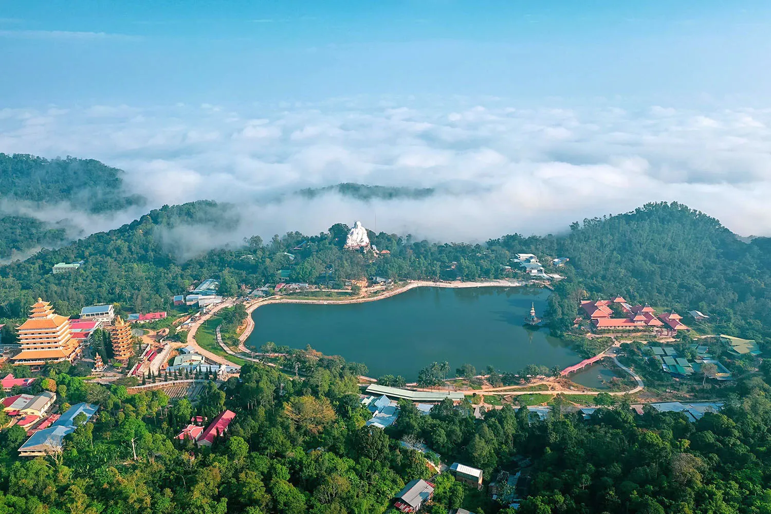 Hành hương Núi Cấm, tìm về nơi linh thiêng và kỳ bí ở vùng Nam Bộ