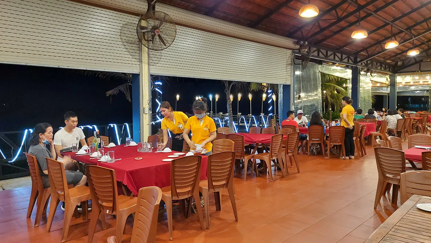 Hạnh Nhung Luxury Restaurant – Chuỗi nhà hàng có thiết kế đẹp và rộng nhất Phú Quốc