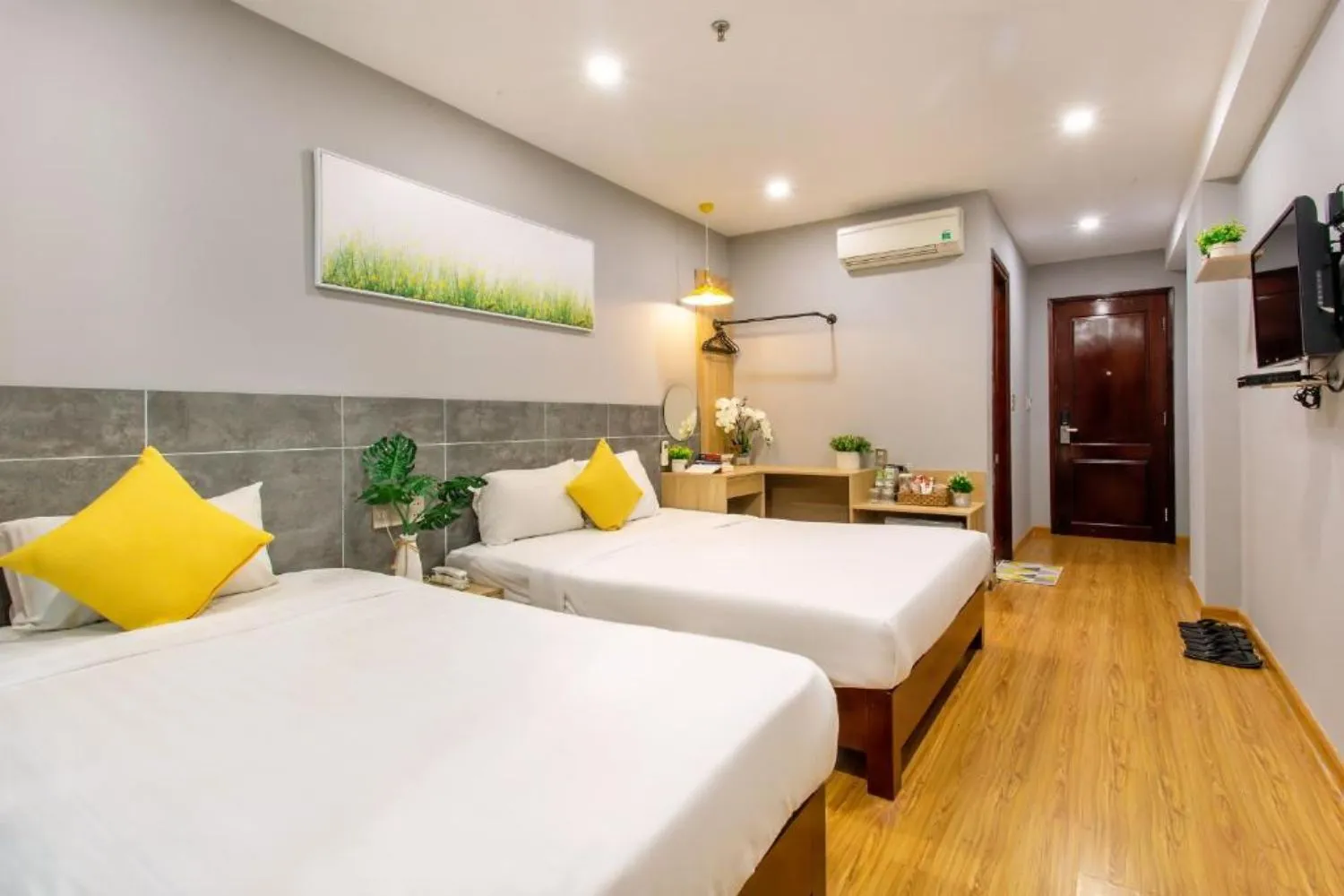 Happy Day Hotel And Spa khách sạn 2 sao gần cầu sông Hàn